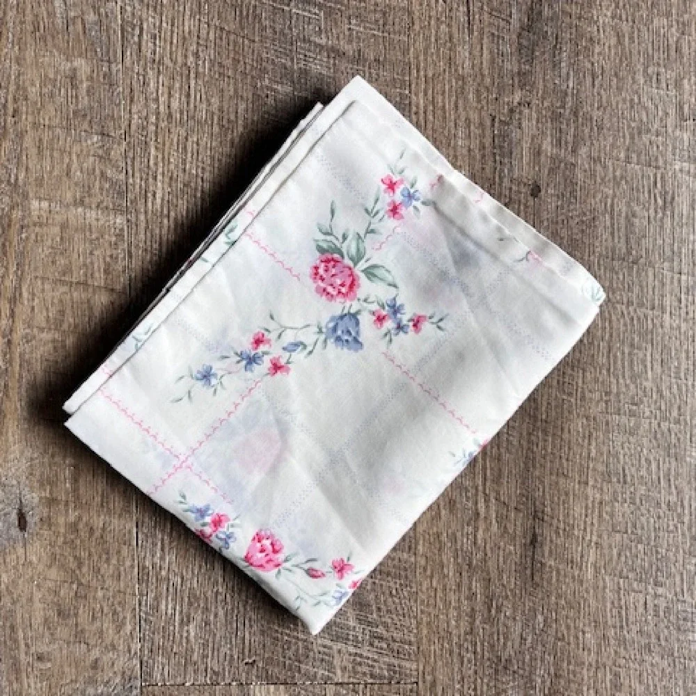 Vintage Pillowcase with‎ cottage core floral, Cannon